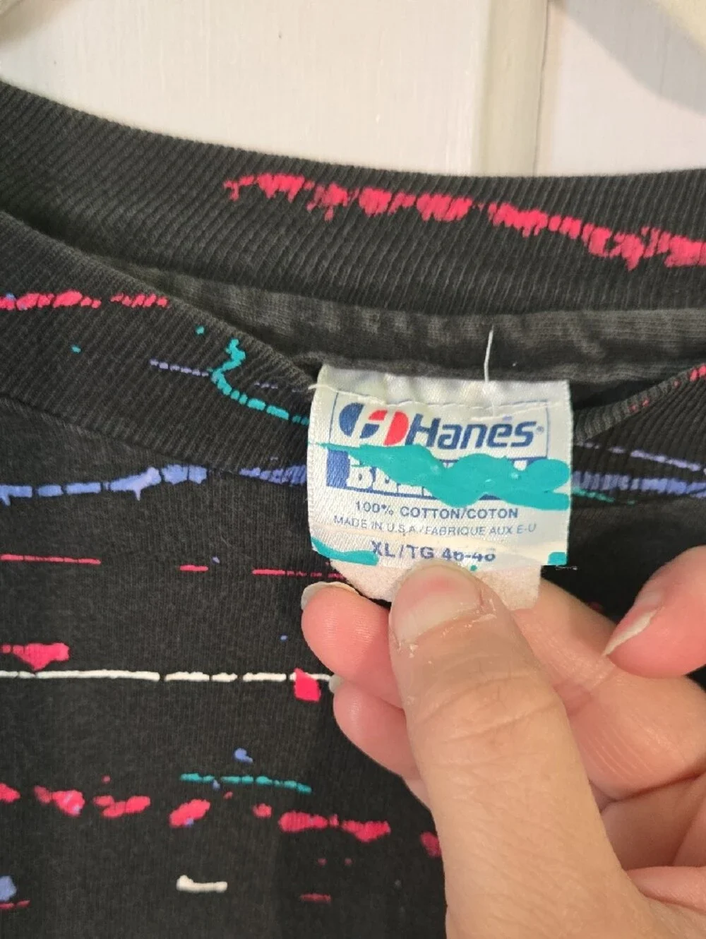 Men's Vintage Hanes Black Tee with Multicolor Paint Stripe Design XL